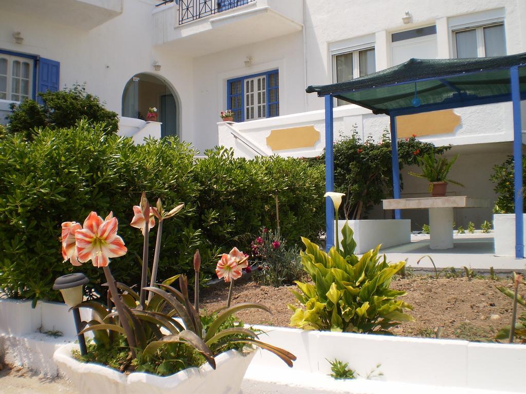 Отель Barbara II Agia Marina  Экстерьер фото