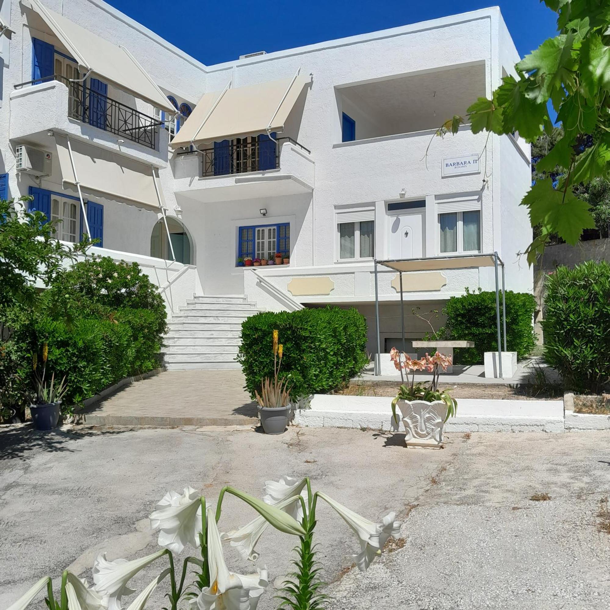 Отель Barbara II Agia Marina  Экстерьер фото