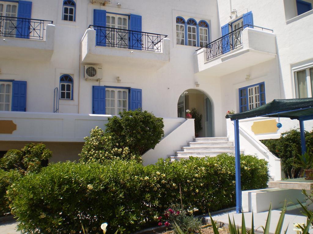 Отель Barbara II Agia Marina  Экстерьер фото